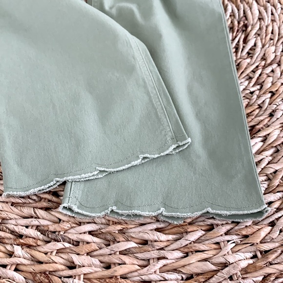 Democracy High Rise Slim Straight Scallop Hem Crop - Picture 10 of 16